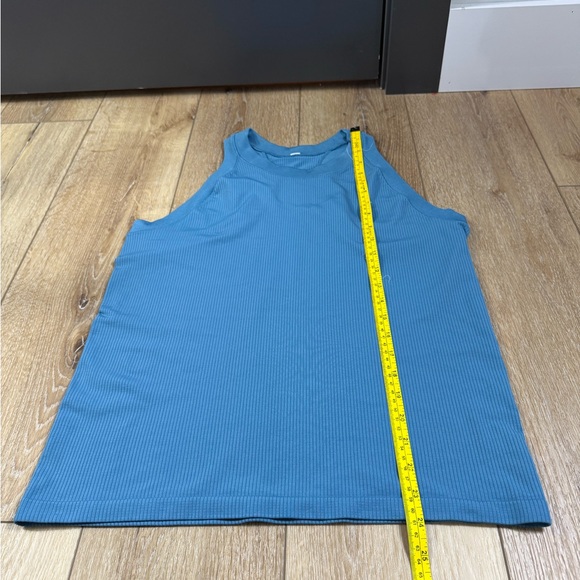 Athleta Women's Blue Sleeveless Racerback Workout Tank - Picture 6 of 6